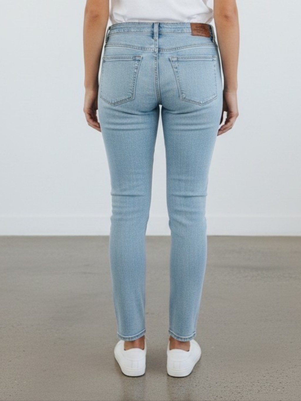 Ralph Lauren Modern Skinny Medium Wash, Mid-Rise Soft Blue Jeans 6